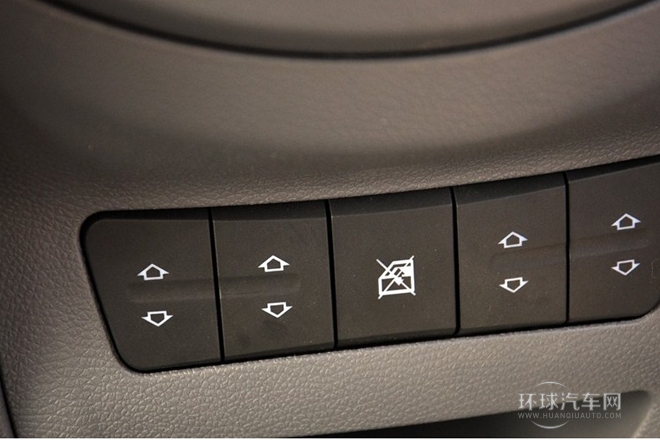 2013款 國際版 1.0L 導(dǎo)航型