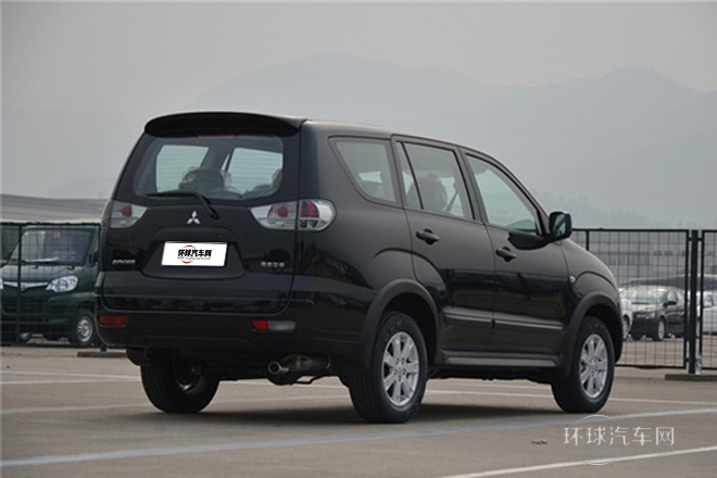 2011款 2.0L 手動(dòng)擋豪華型