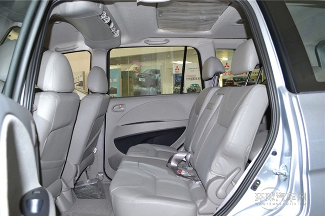 2011款 2.0L 自動(dòng)擋旗艦型