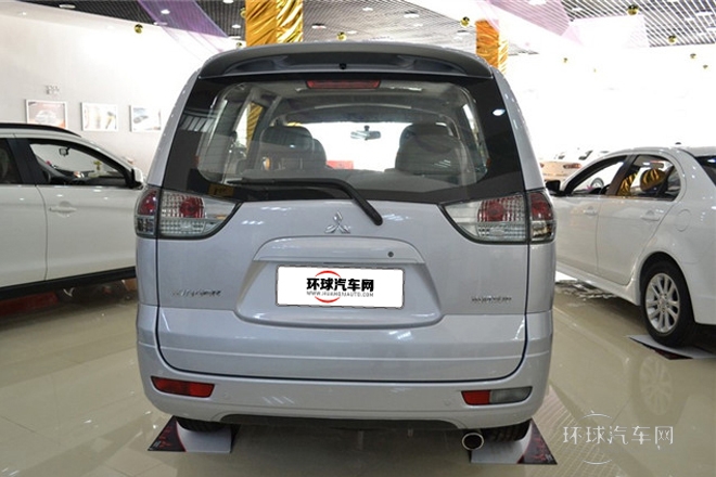 2011款 2.0L 自動(dòng)擋旗艦型
