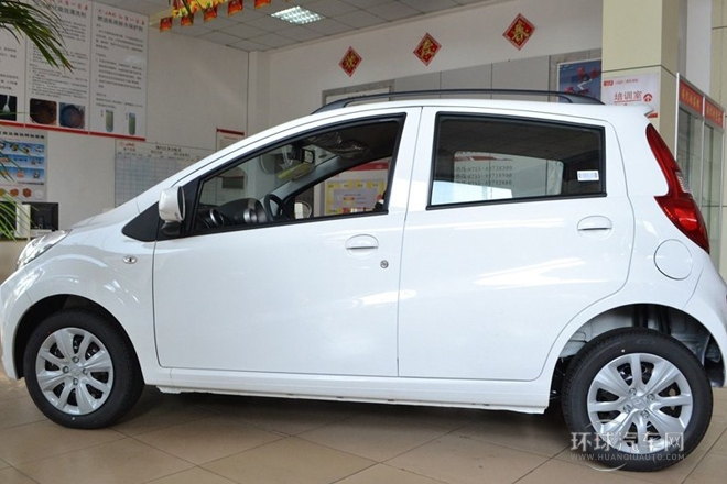 2013款 國際版 1.0L 舒適型