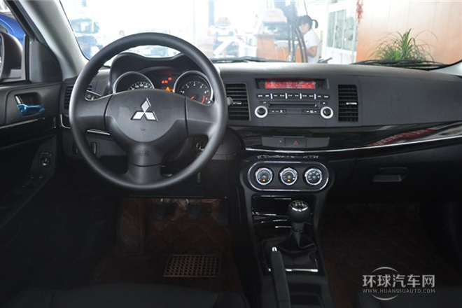 2013款 致尚版 1.8L 手動(dòng)豪華型