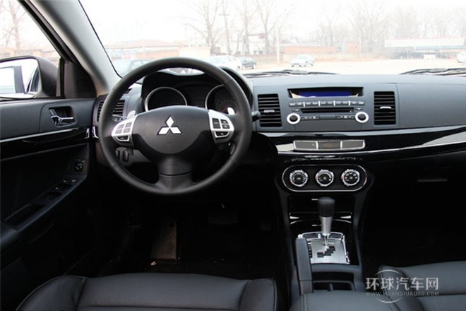 2013款 致尚版 1.8L CVT豪華型