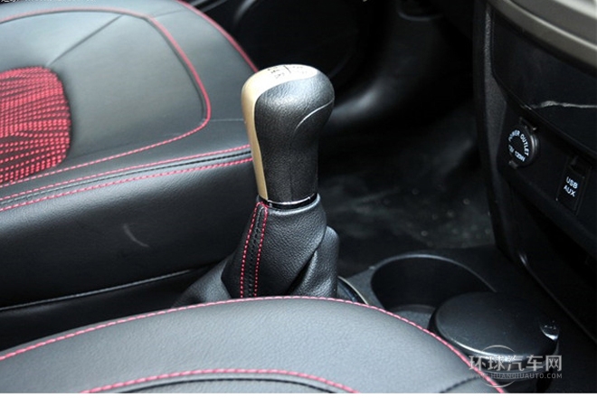 2012款 1.5L 兩驅(qū)舒適型