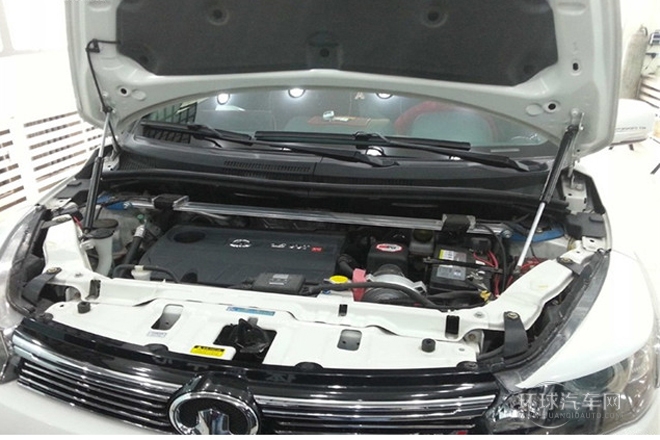 2012款 1.5L 兩驅(qū)豪華型