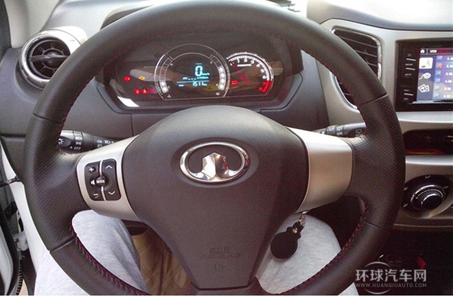 2012款 1.5L 兩驅(qū)豪華型