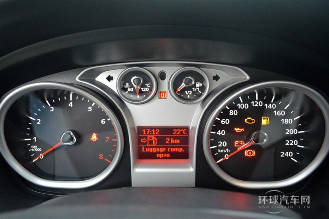 2014款 兩廂經(jīng)典 1.8L 手動酷白典藏版