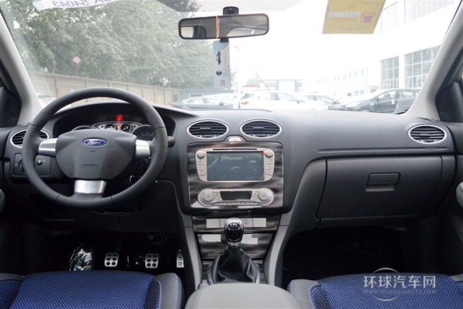 2014款 兩廂經(jīng)典 1.8L 手動酷白典藏版