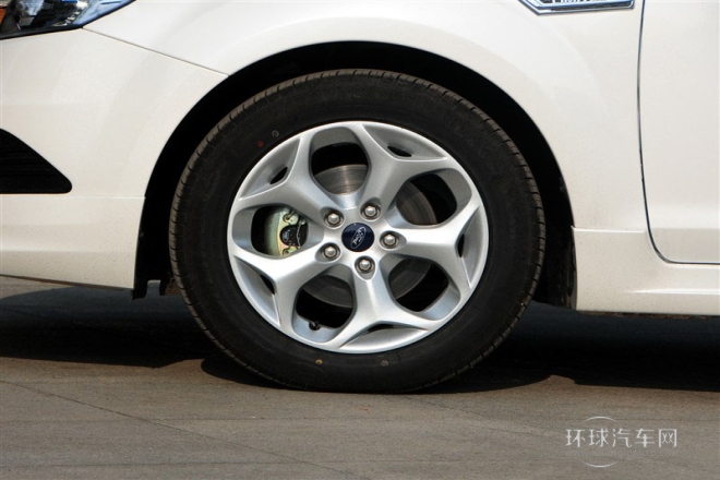 2014款  兩廂經(jīng)典 1.8L 自動酷白典藏版