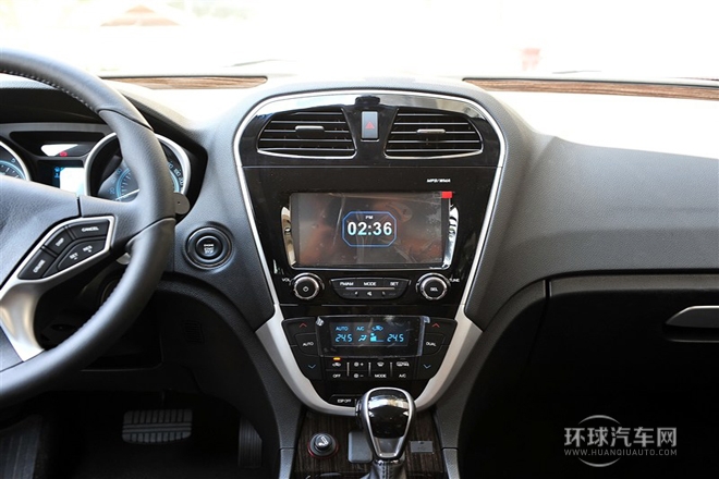 2015款 1.8T 自動(dòng)兩驅(qū)豪華版