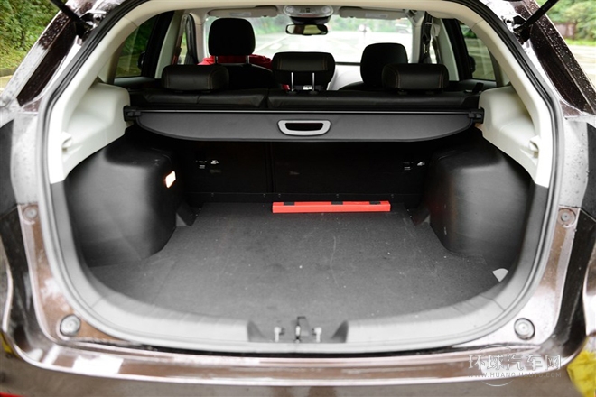 2015款 1.8T 自動兩驅(qū)至尊版