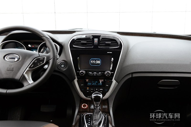 2015款 1.8T 自動兩驅(qū)至尊版