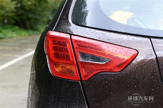 2015款 1.8T 自動(dòng)兩驅(qū)至尊版
