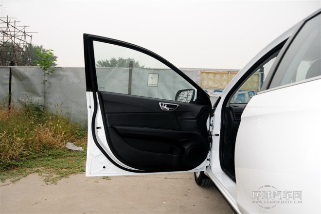 2015款 1.5L 手動(dòng)旗艦型