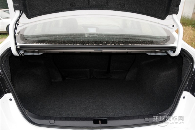 2015款 1.5L 手動(dòng)旗艦型
