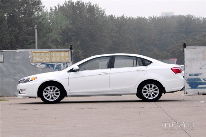 2015款 1.5L 手動(dòng)旗艦型
