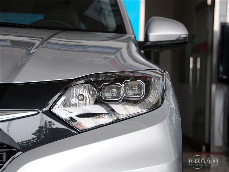 2015款 1.8L CVT四驅(qū)旗艦型