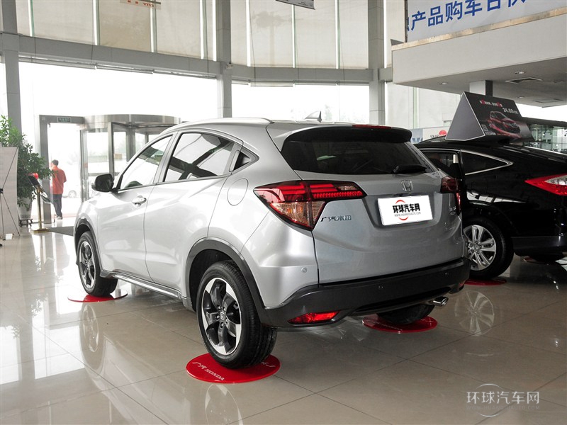 2015款 1.8L CVT四驅(qū)旗艦型