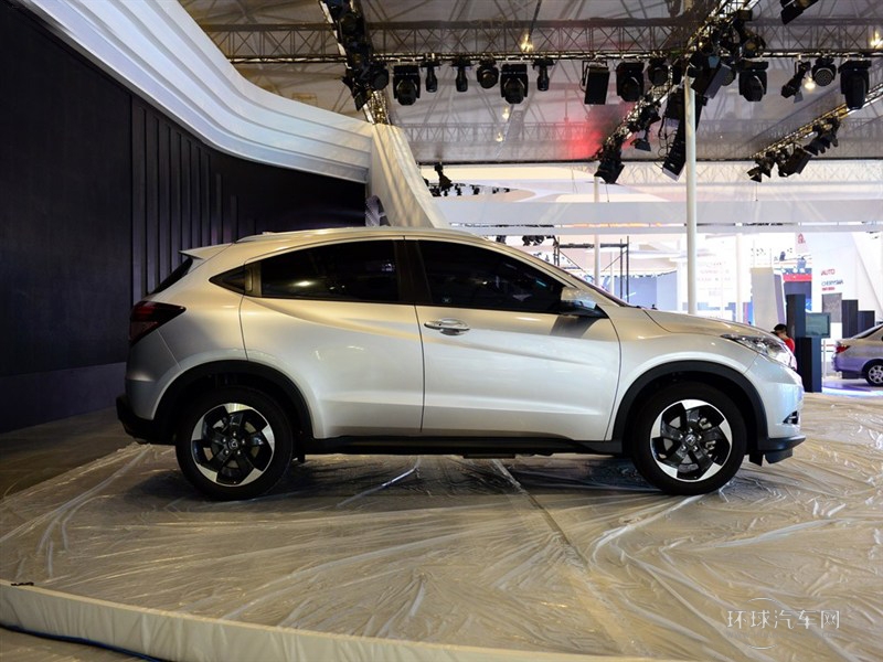 2015款 1.8L CVT四驅(qū)旗艦型