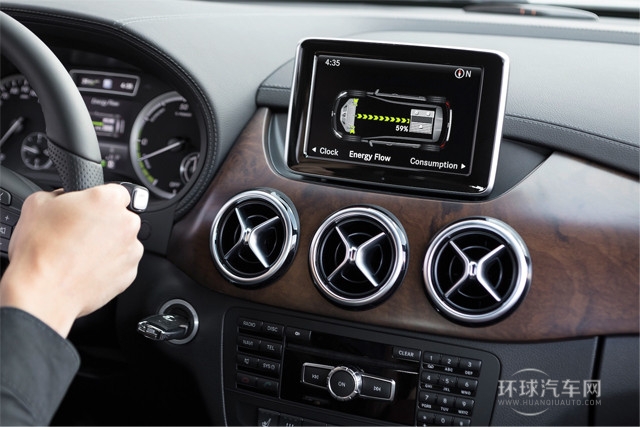 挑戰(zhàn)Model S 奔馳和保時(shí)捷研發(fā)電動(dòng)汽車 