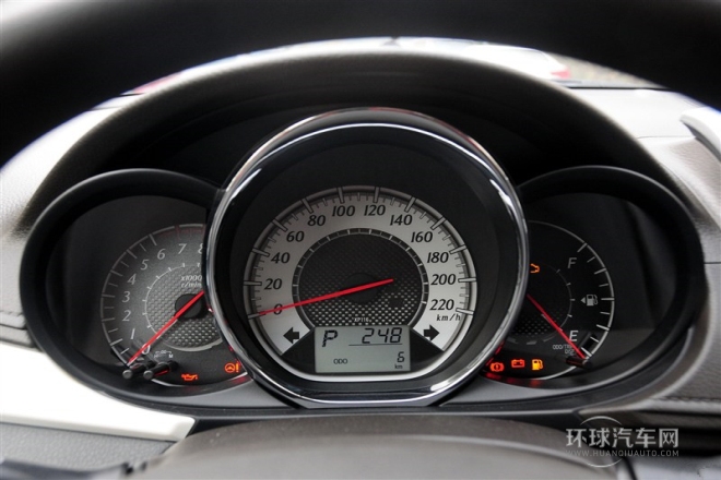 2015款 1.5L 自動(dòng)智享星光版
