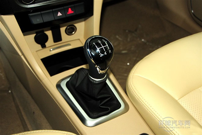 2015款 1.5L 手動(dòng)豪華型