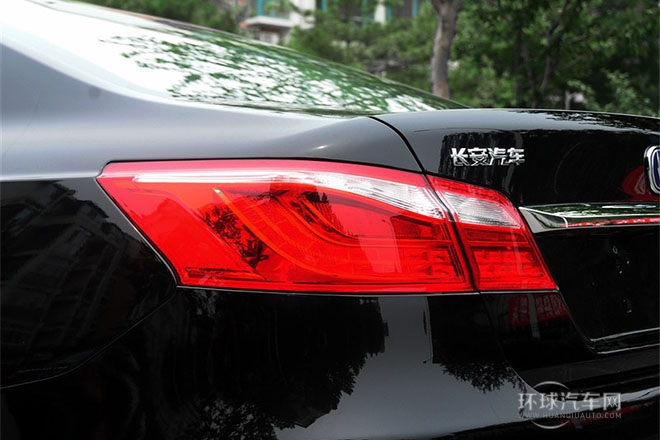 2014款 1.8T 自動(dòng)尊貴周年版 國(guó)V