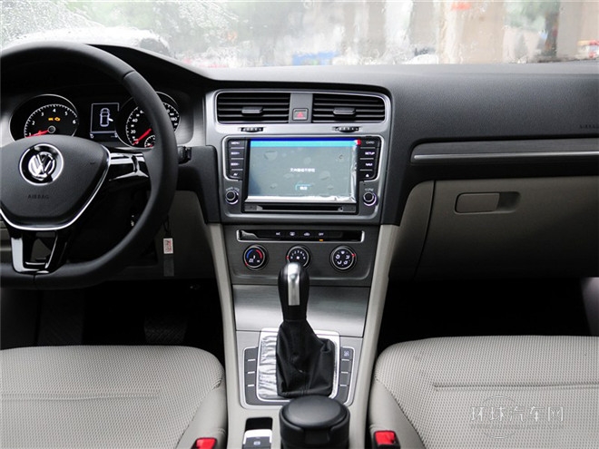 2015款 1.6L自動舒適型