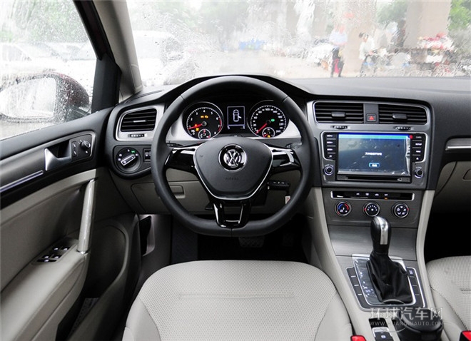 2015款 1.6L自動(dòng)舒適型