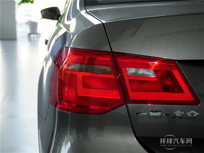 2015款 1.6L 手動(dòng)時(shí)尚型