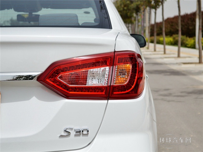 2014款 1.5L 手動智驅(qū)感恩版