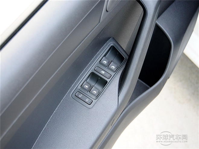 2015款 1.6L 自動時(shí)尚型