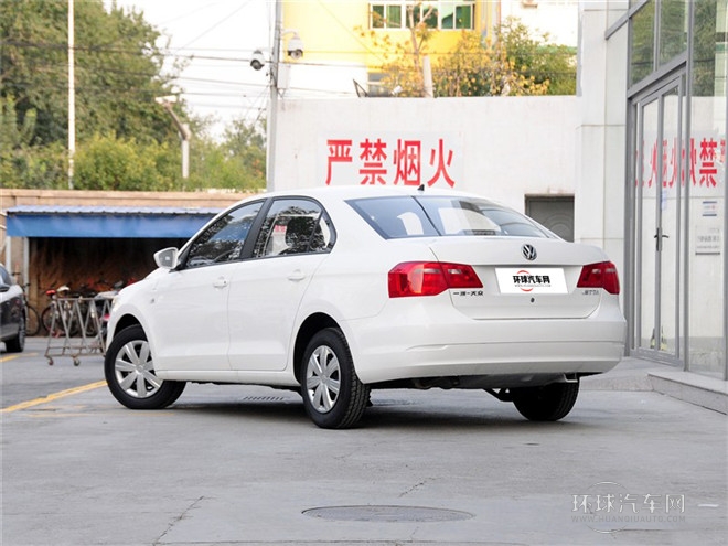 2015款 1.6L 自動(dòng)時(shí)尚型