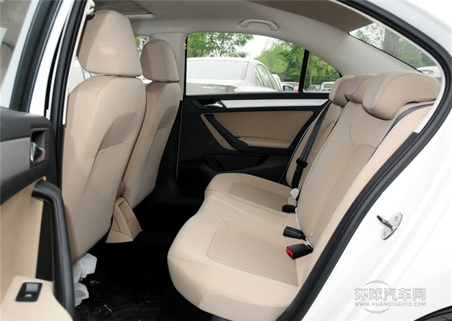 2015款 1.6L 自動(dòng)舒適型