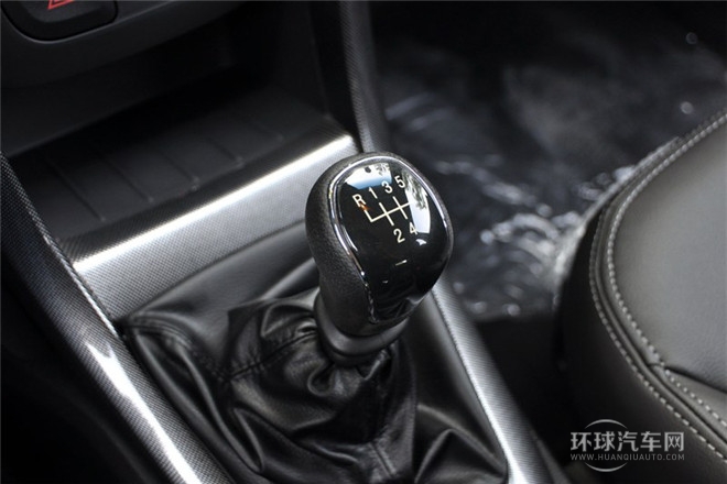 2014款 CROSS 1.5L 手動標(biāo)準(zhǔn)型
