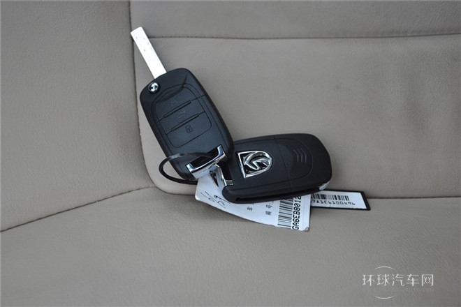 2014款 1.8L 手動(dòng)舒適型 7座
