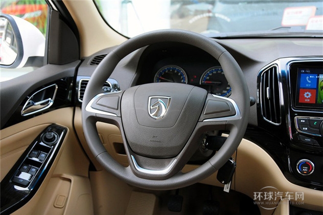 2014款 1.5L 手動(dòng)舒適型 7座