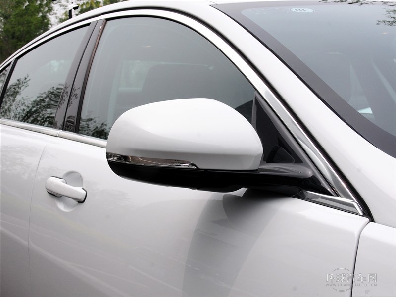 2015款XF 2.0T Sportbrake 風(fēng)華版
