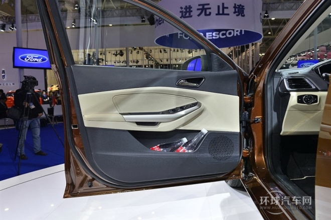 2015款 1.5L 自動(dòng)時(shí)尚型