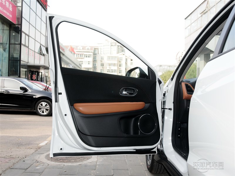 2015款 1.8L CVT兩驅(qū)豪華型