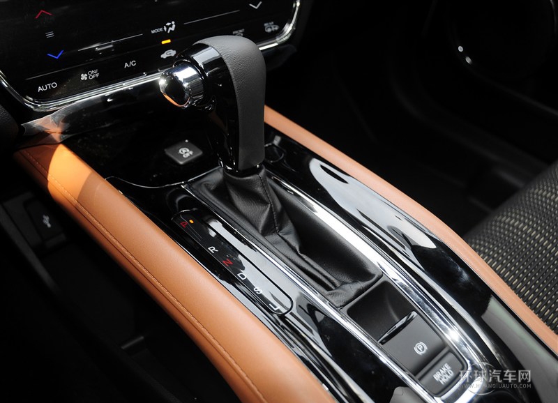 2015款 1.8L CVT兩驅(qū)豪華型