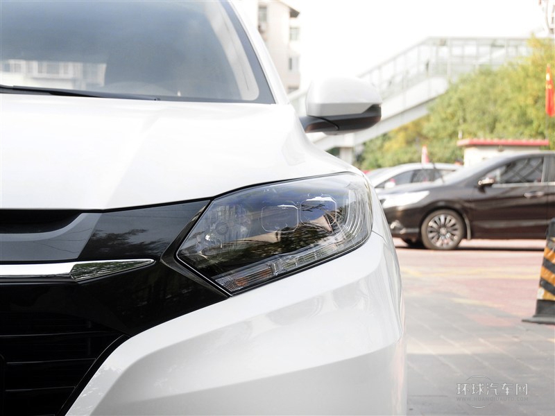2015款 1.8L CVT兩驅(qū)豪華型