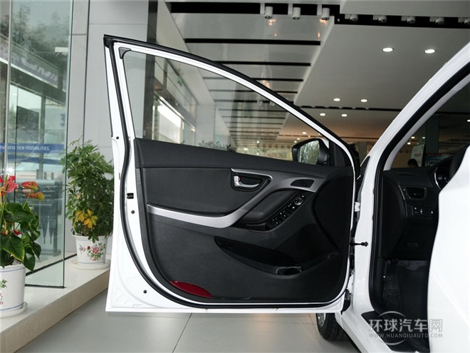 2015款 1.6L 自動(dòng)尊貴型