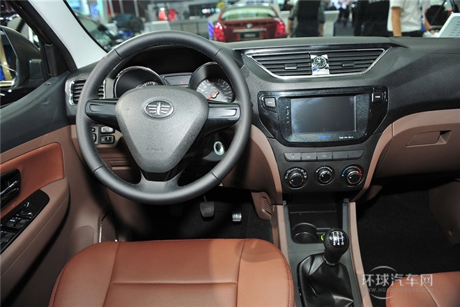 2014款 1.5L 手動5座運(yùn)動都市B版
