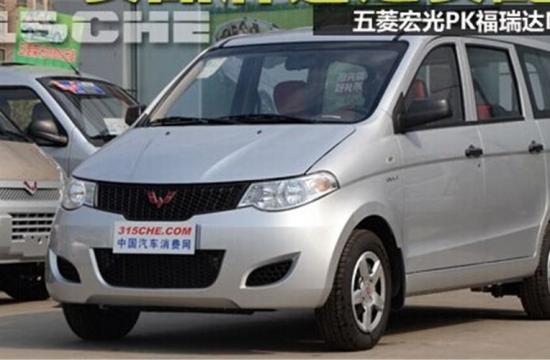要品牌還是要配備 五菱宏光VS福瑞達(dá)M50