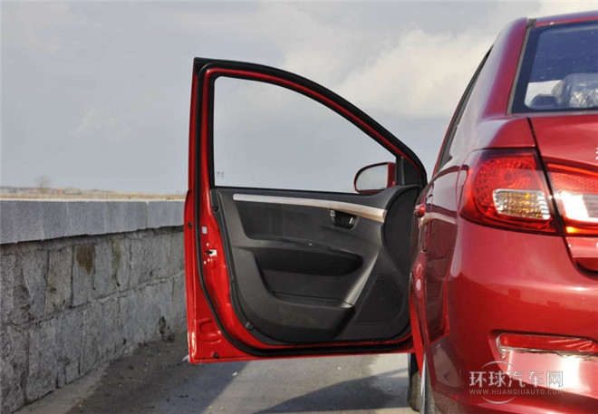 2014款 1.5L 手動(dòng)標(biāo)準(zhǔn)型