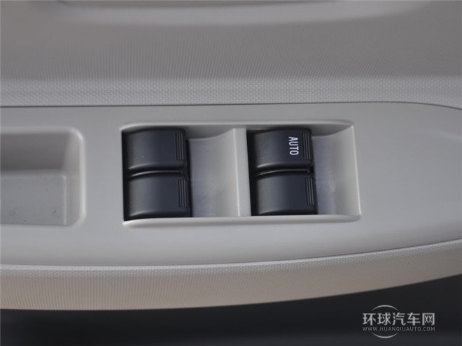 2014款 1.0L 手動(dòng)舒適型