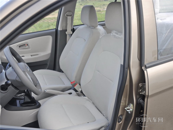 2014款 1.0L 手動(dòng)舒適型