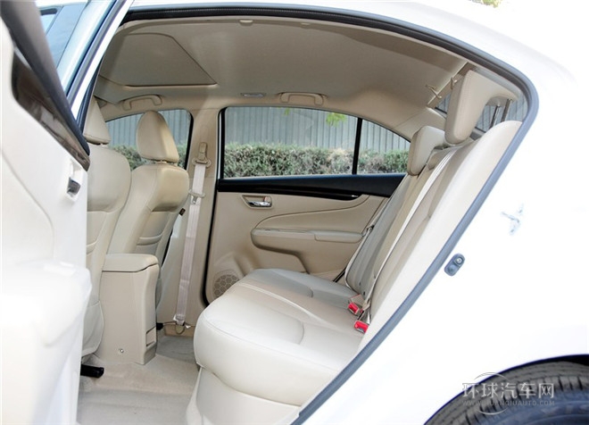2015款 1.6L 自動(dòng)樂(lè)享型