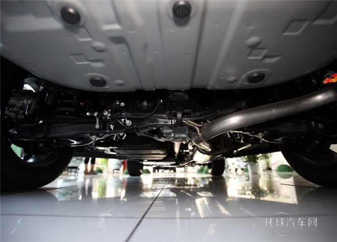 2015款 2.5L 自動四驅(qū)豪華版
